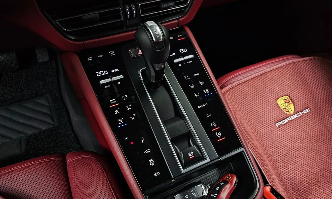 Porsche Macan — фото 10