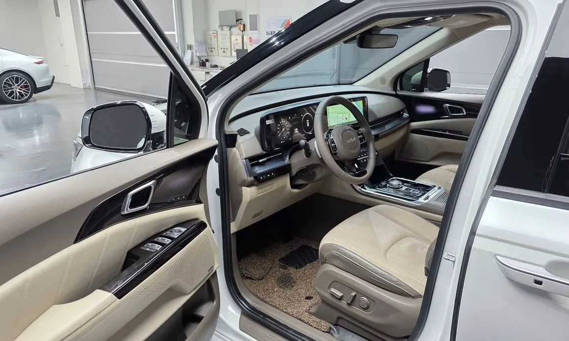 Kia Carnival — фото 10