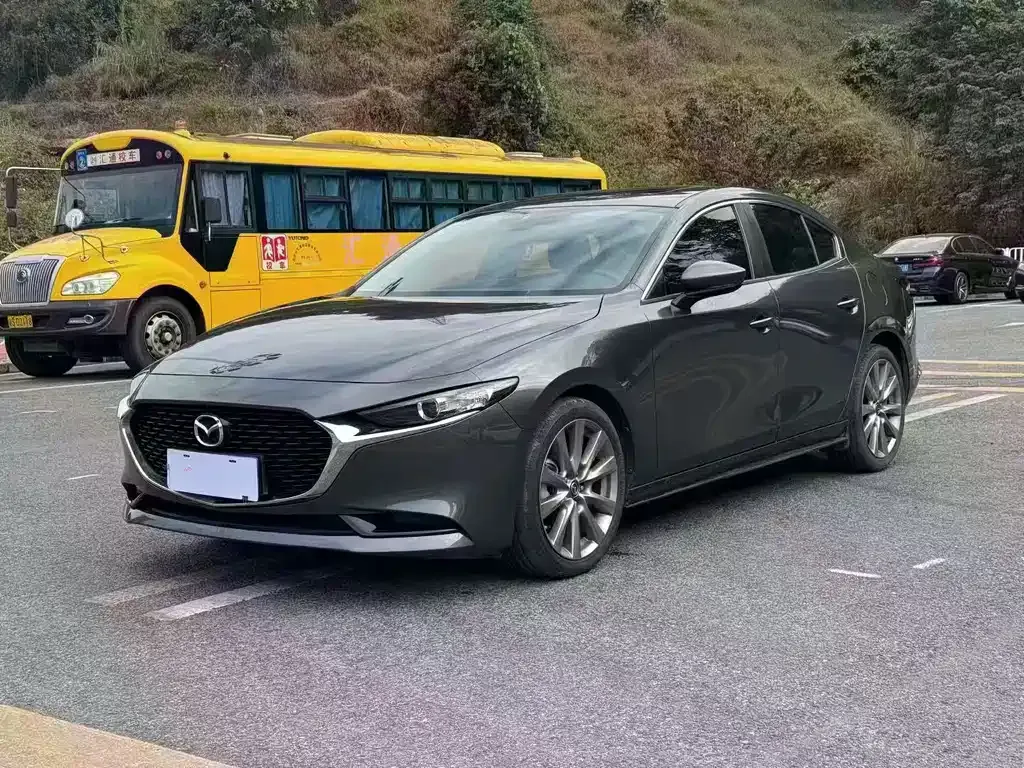 Mazda 3 Axela — фото 1