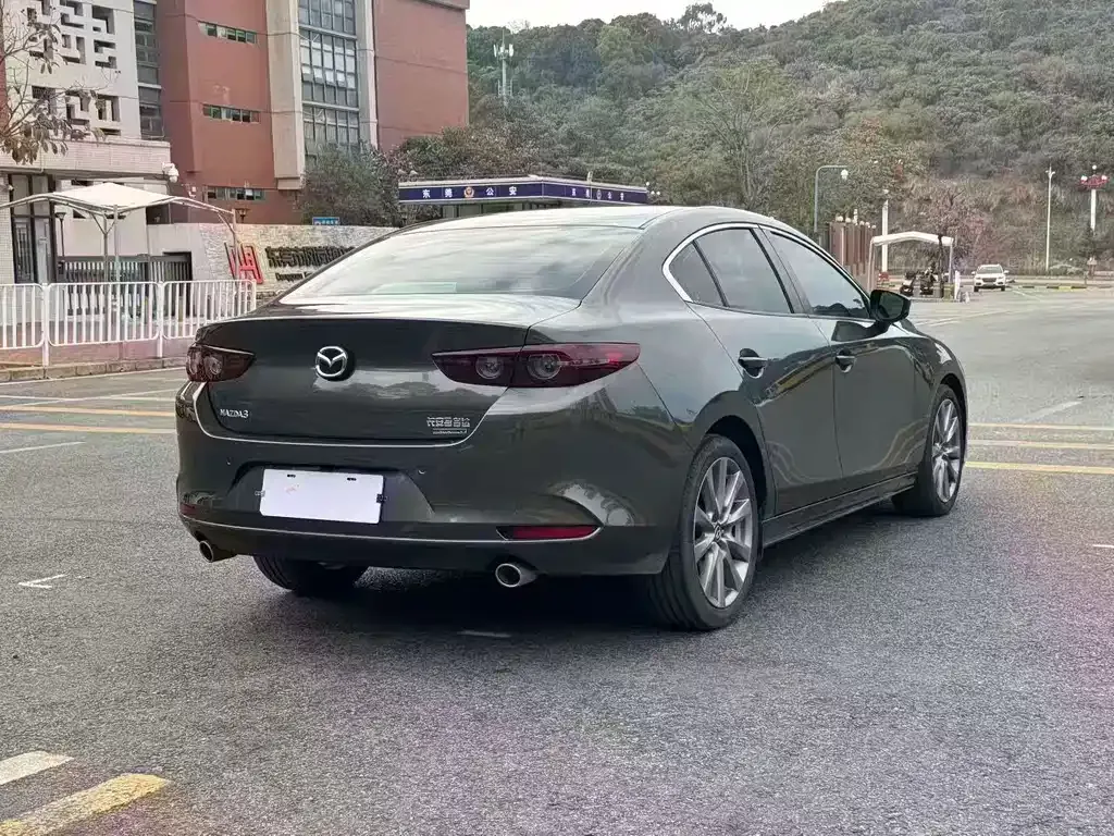 Mazda 3 Axela — фото 4