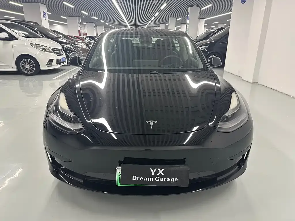 Tesla Model 3 — фото 10