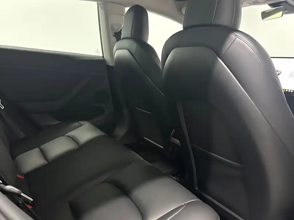 Tesla Model 3 — фото 6