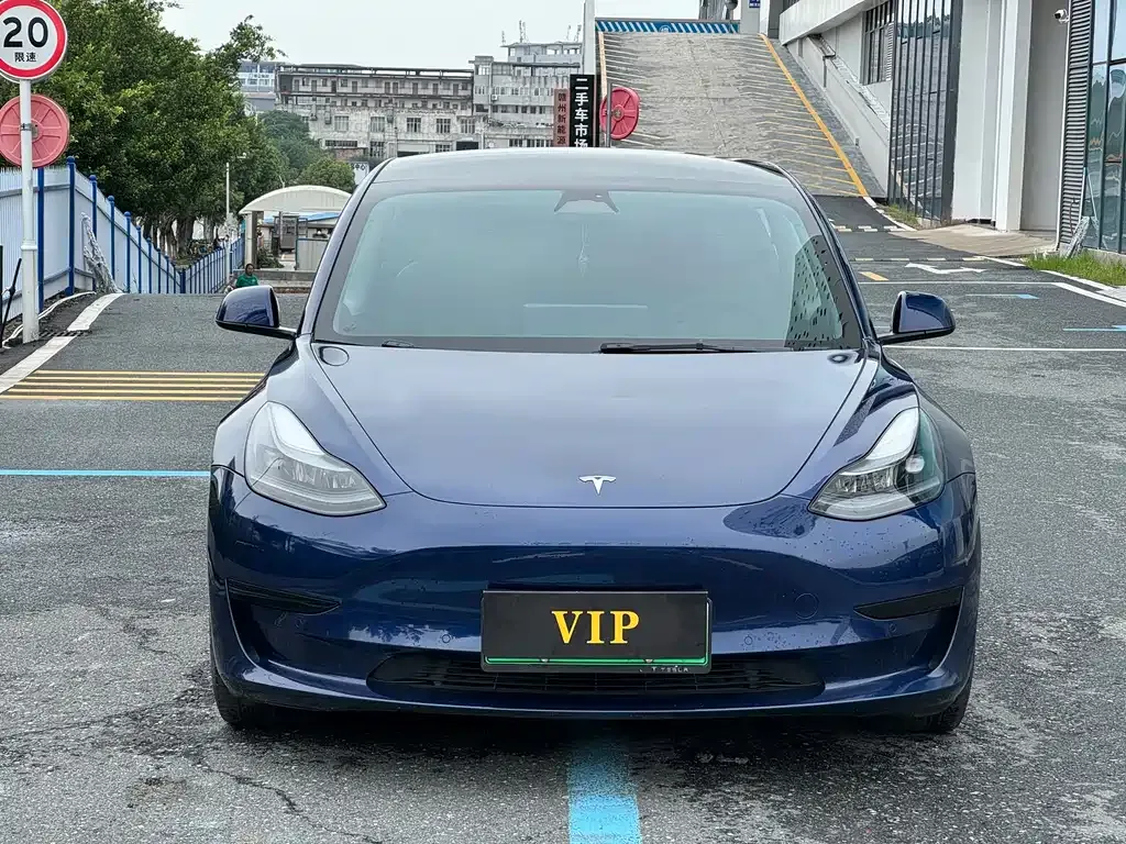 Tesla Model 3 — фото 9