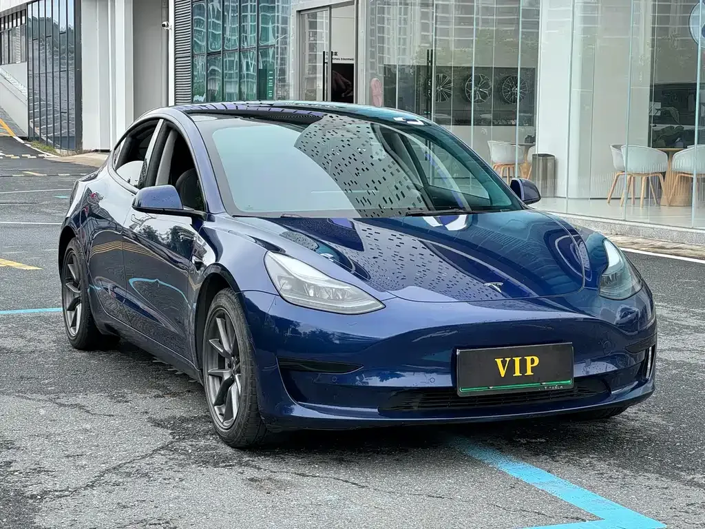 Tesla Model 3 — фото 10