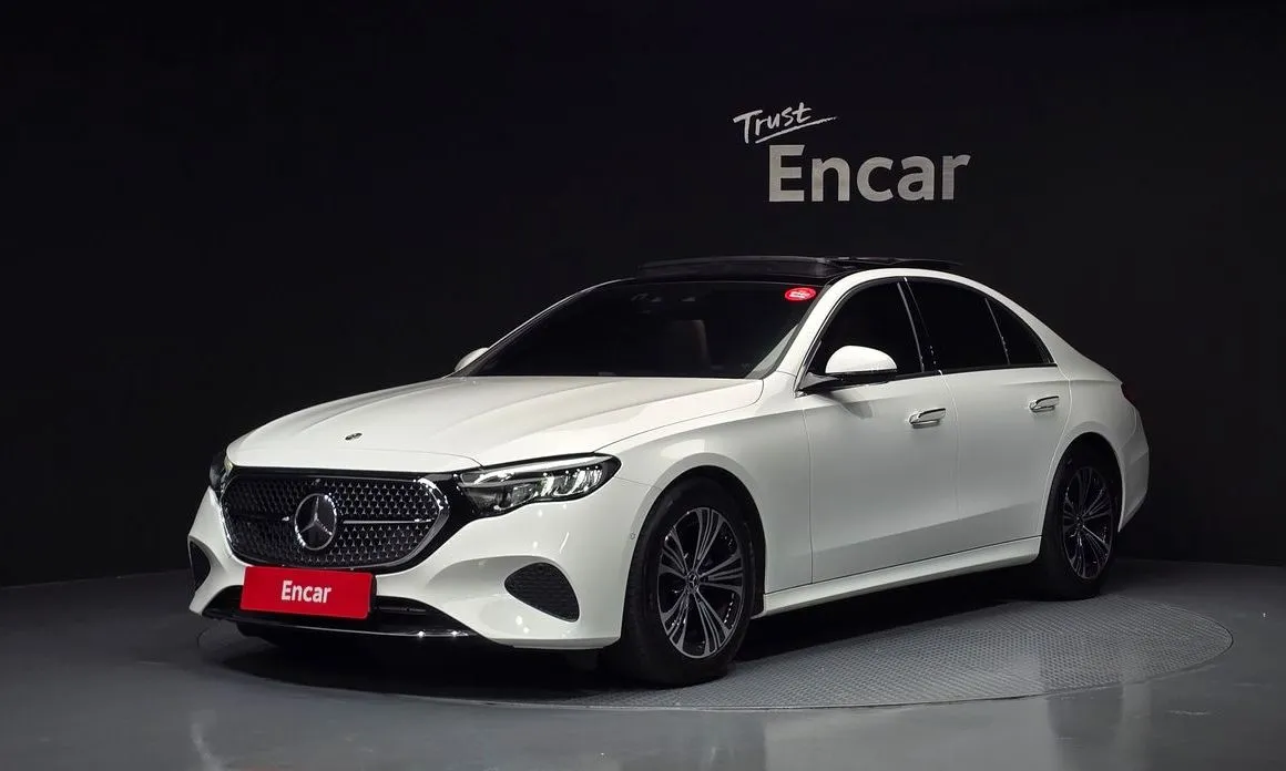 Mercedes-Benz E-Class — фото 1