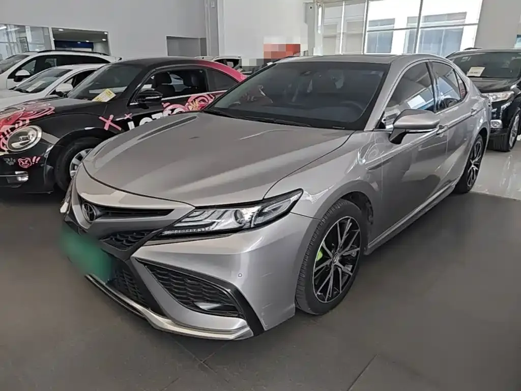 Toyota Camry — фото 5