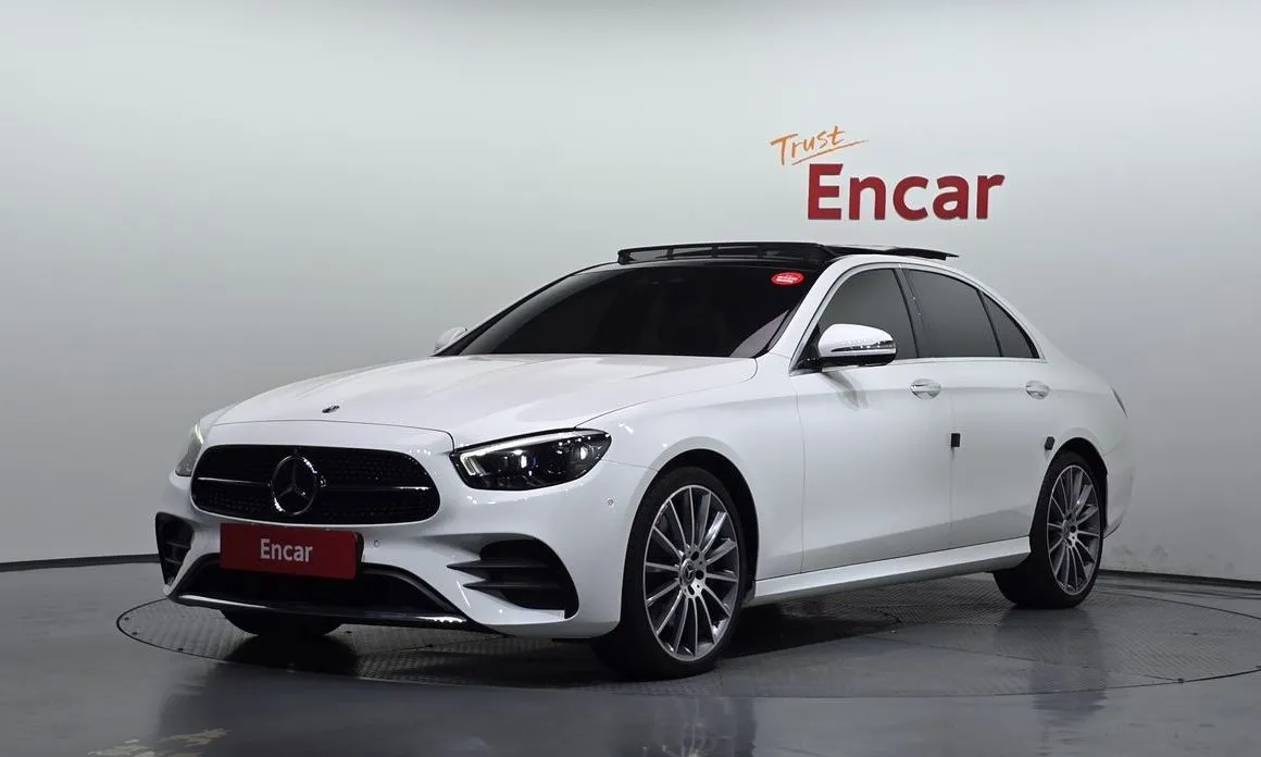 Mercedes-Benz E-Class — фото 1