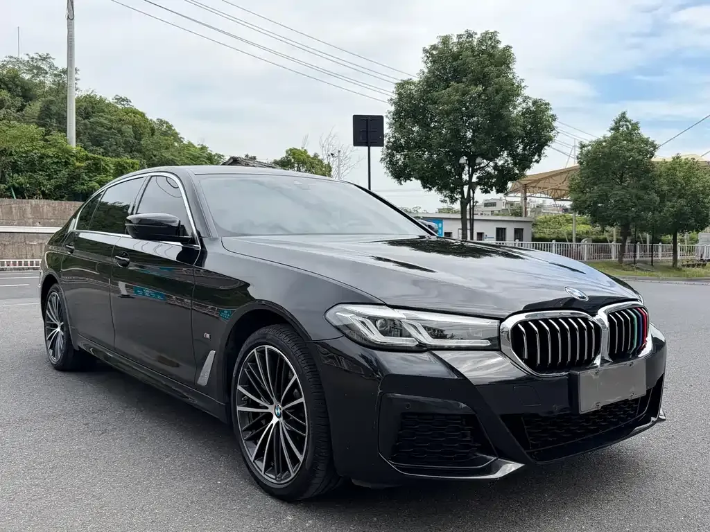 BMW 5 Series — фото 9