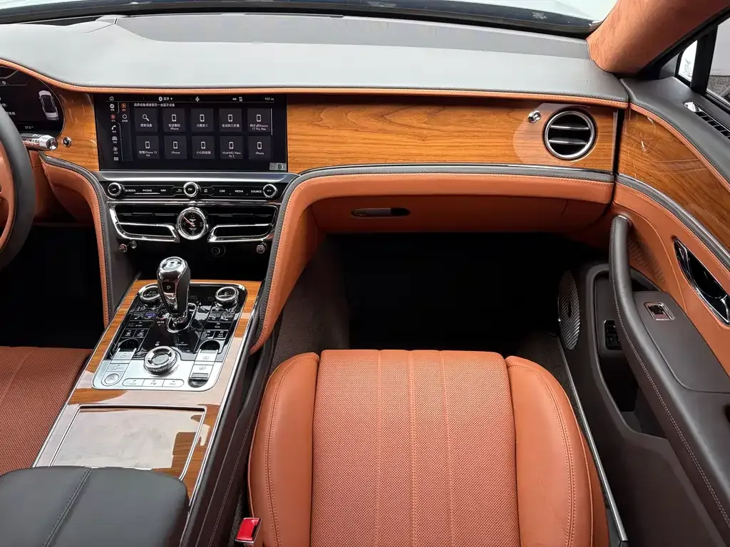 Bentley Flying Spur PHEV — фото 10