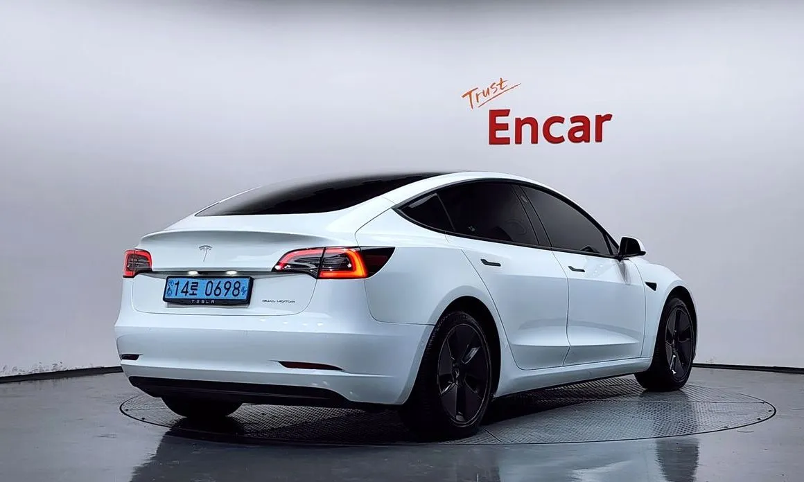 Tesla Model 3 — фото 4