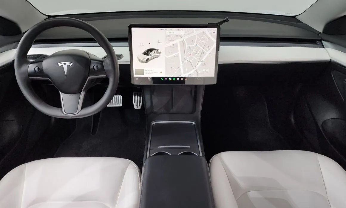 Tesla Model 3 — фото 9