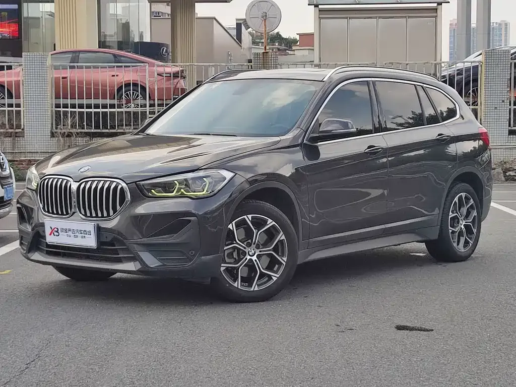 BMW X1 — фото 1