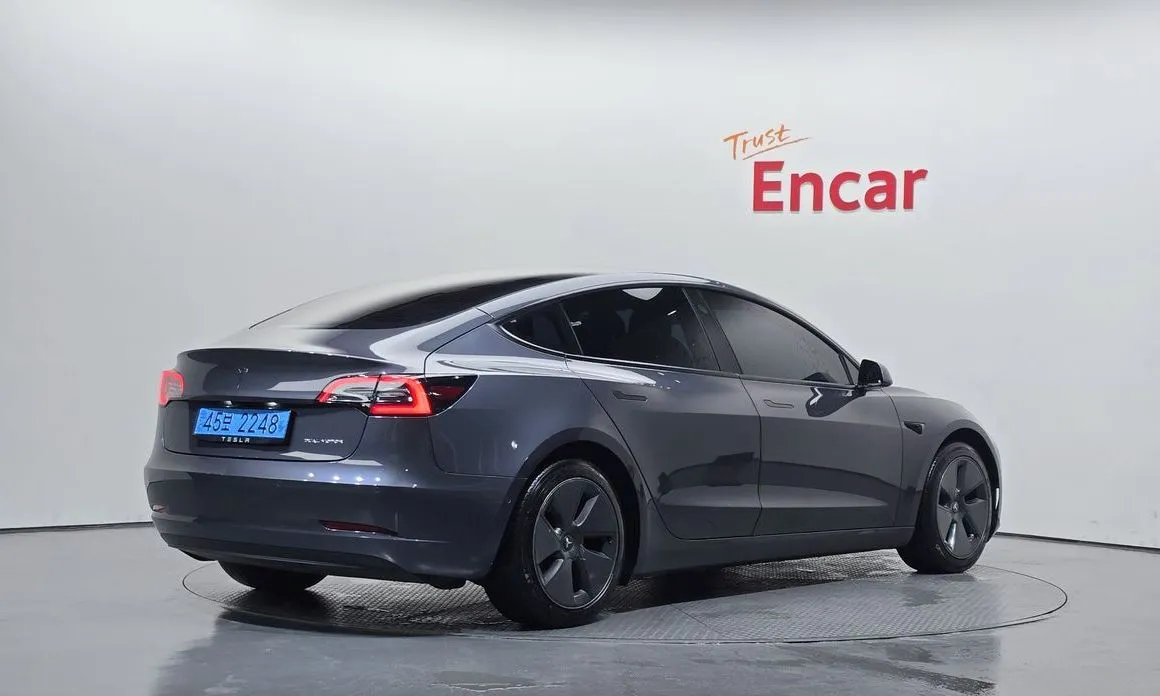 Tesla Model 3 — фото 4