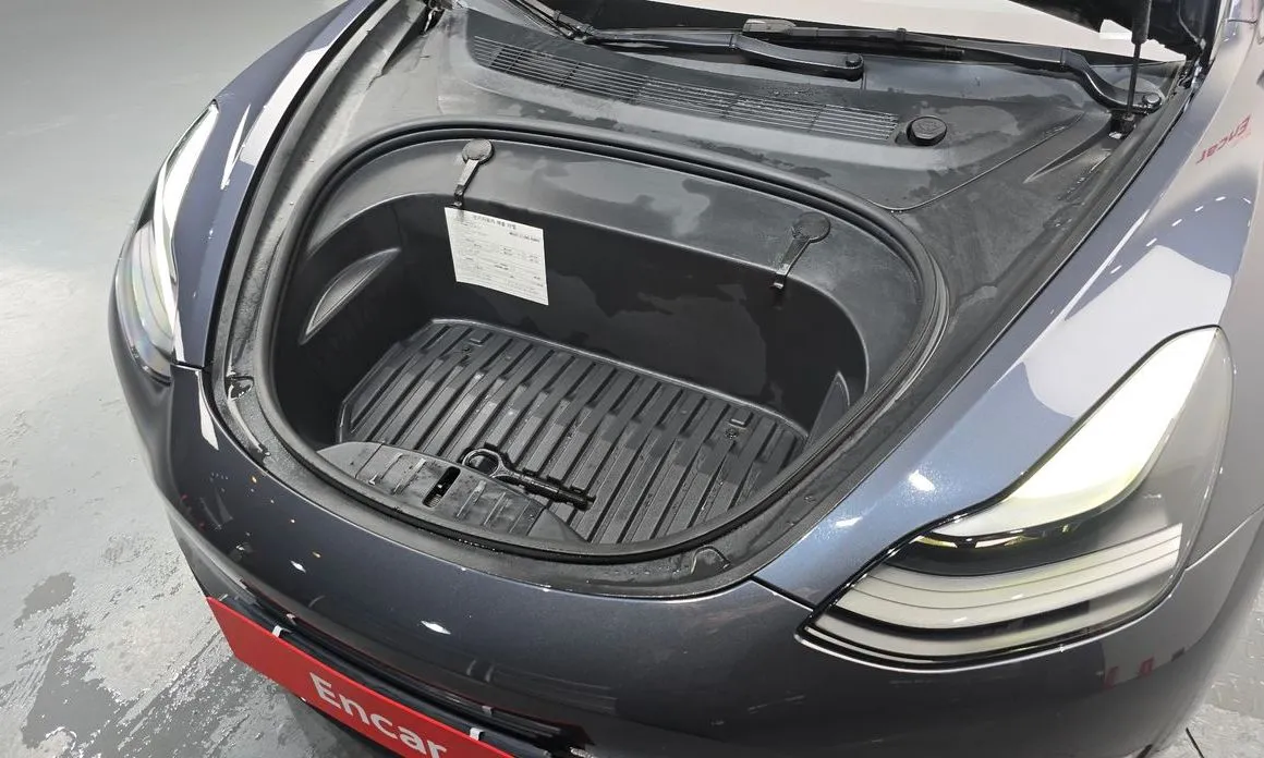 Tesla Model 3 — фото 10