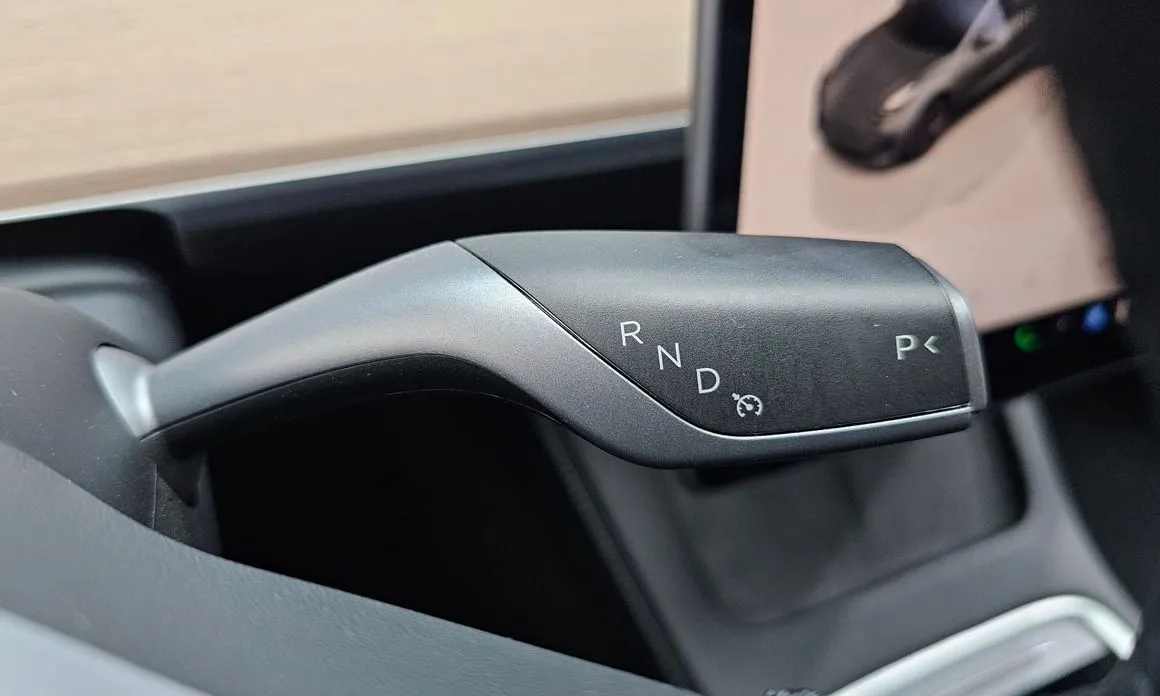 Tesla Model 3 — фото 6