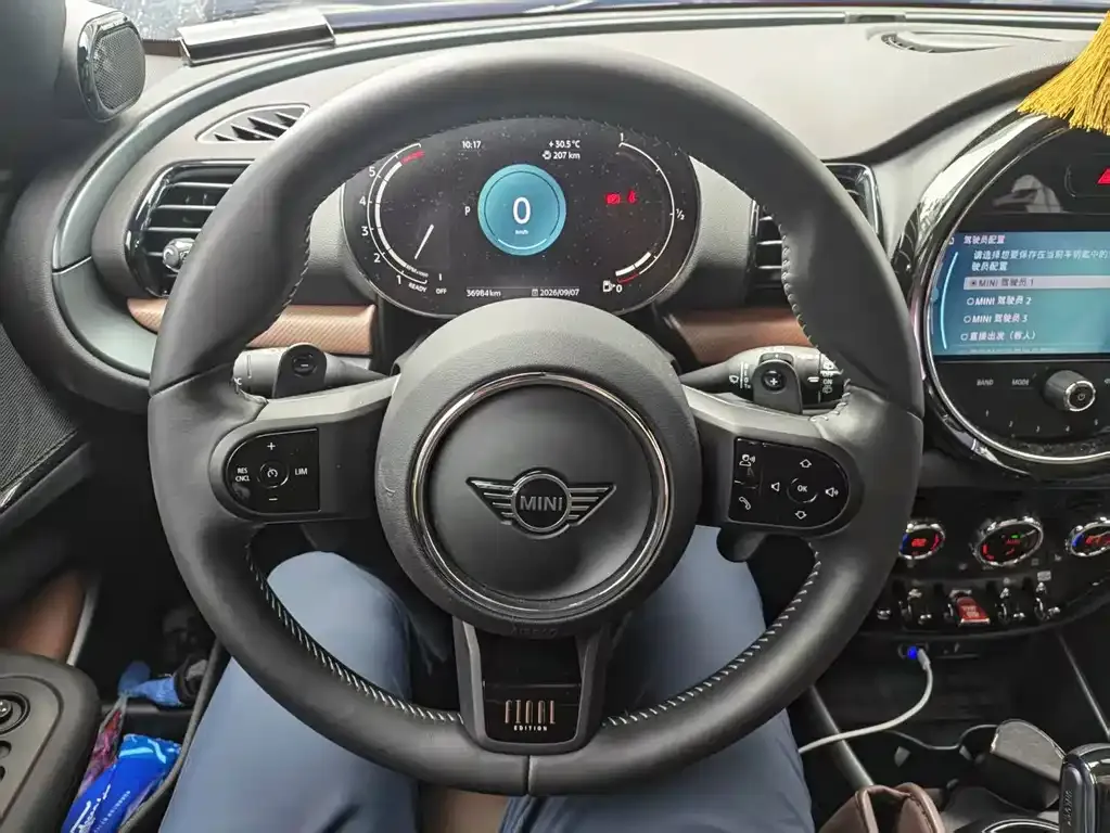 MINI Clubman — фото 6