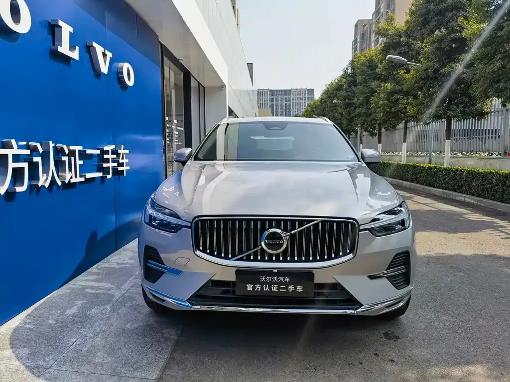Volvo XC60 — фото 6