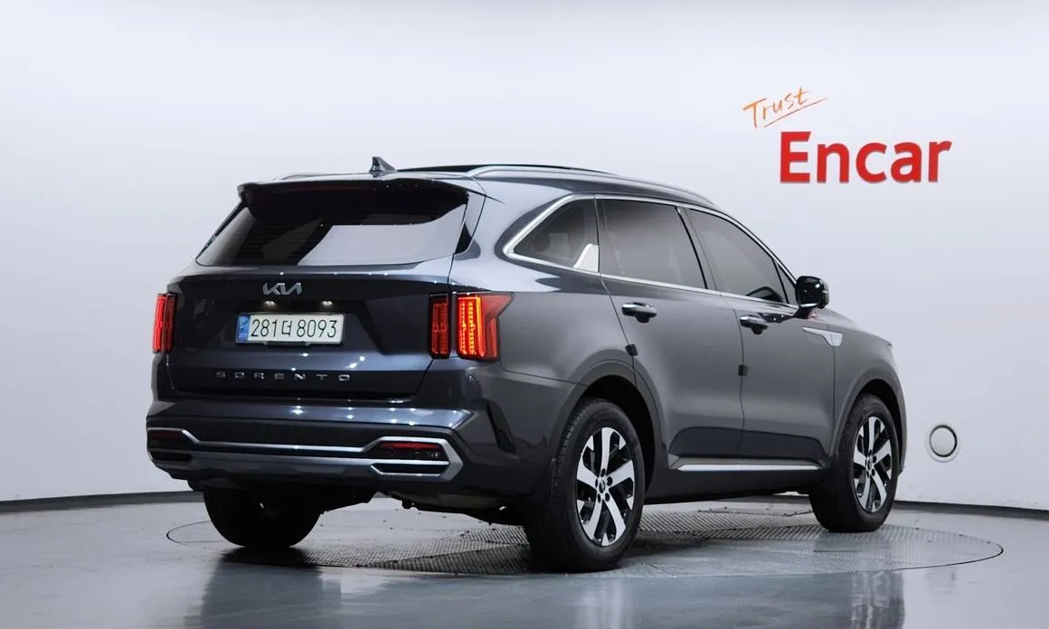 Kia Sorento — фото 8