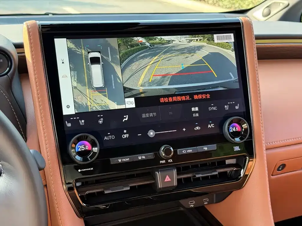 Toyota Vellfire — фото 4