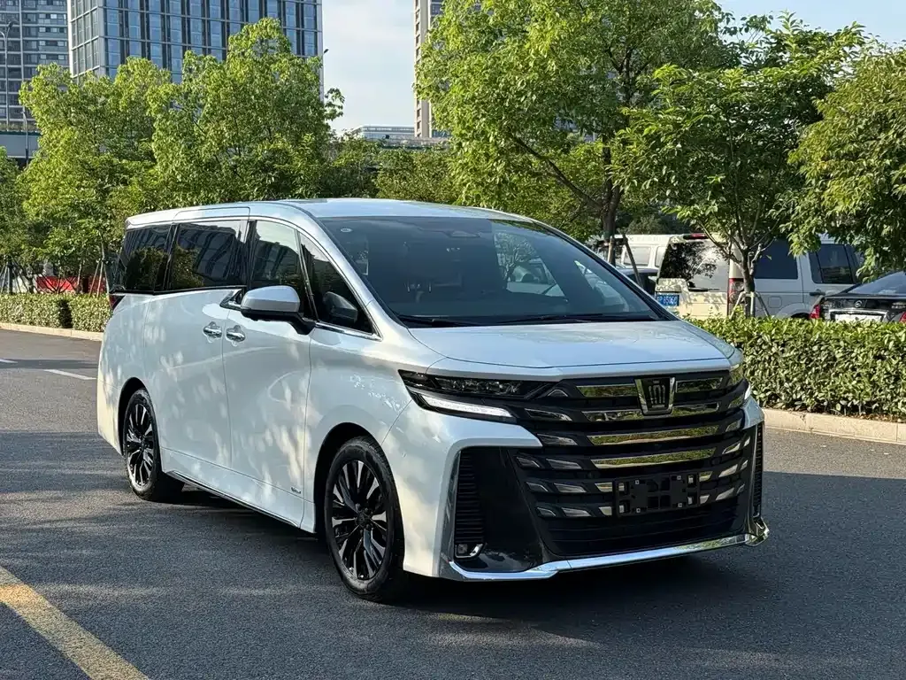 Toyota Vellfire — фото 6