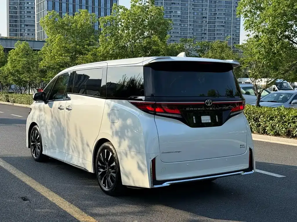 Toyota Vellfire — фото 7