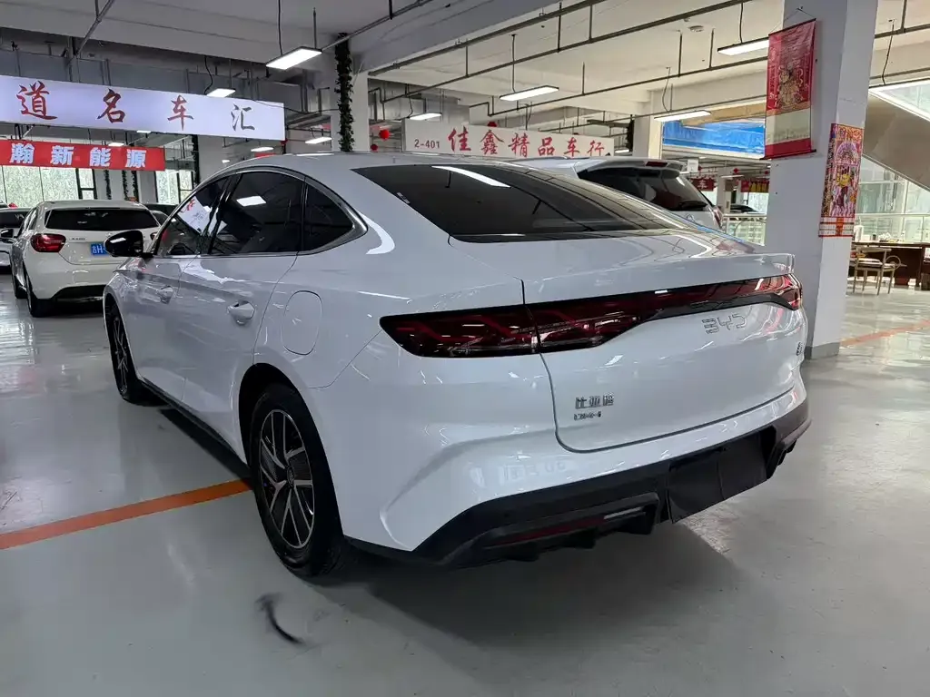 BYD Qin L — фото 8