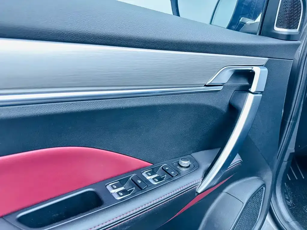Geely Binyue — фото 10