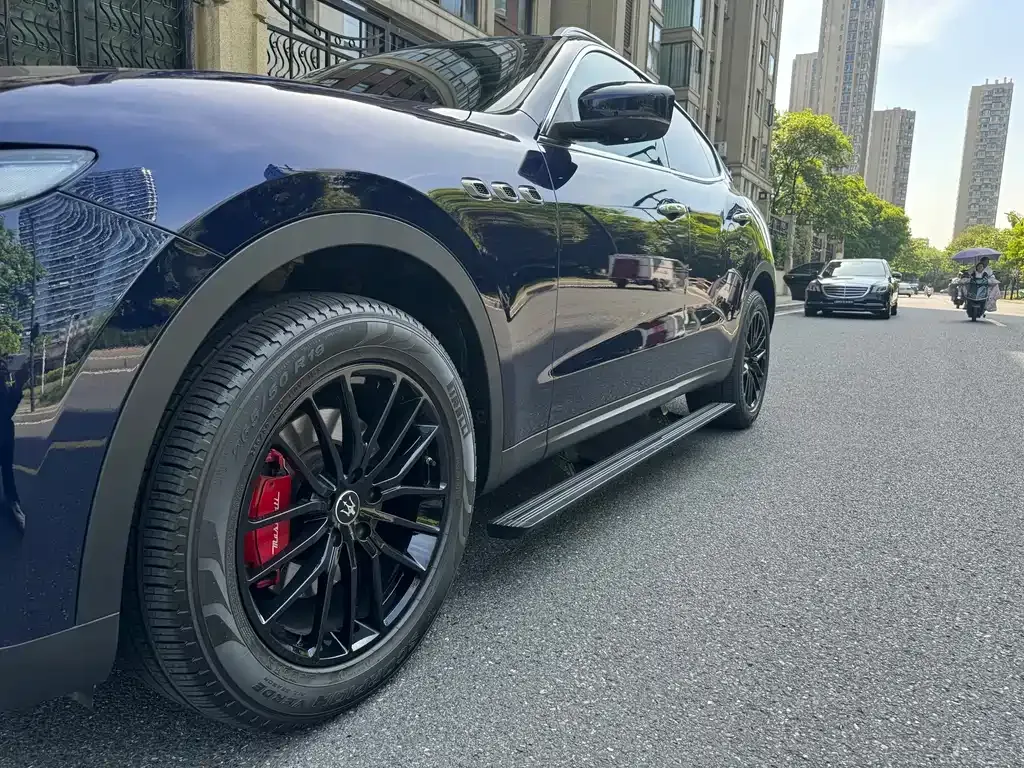 Maserati Levante — фото 9