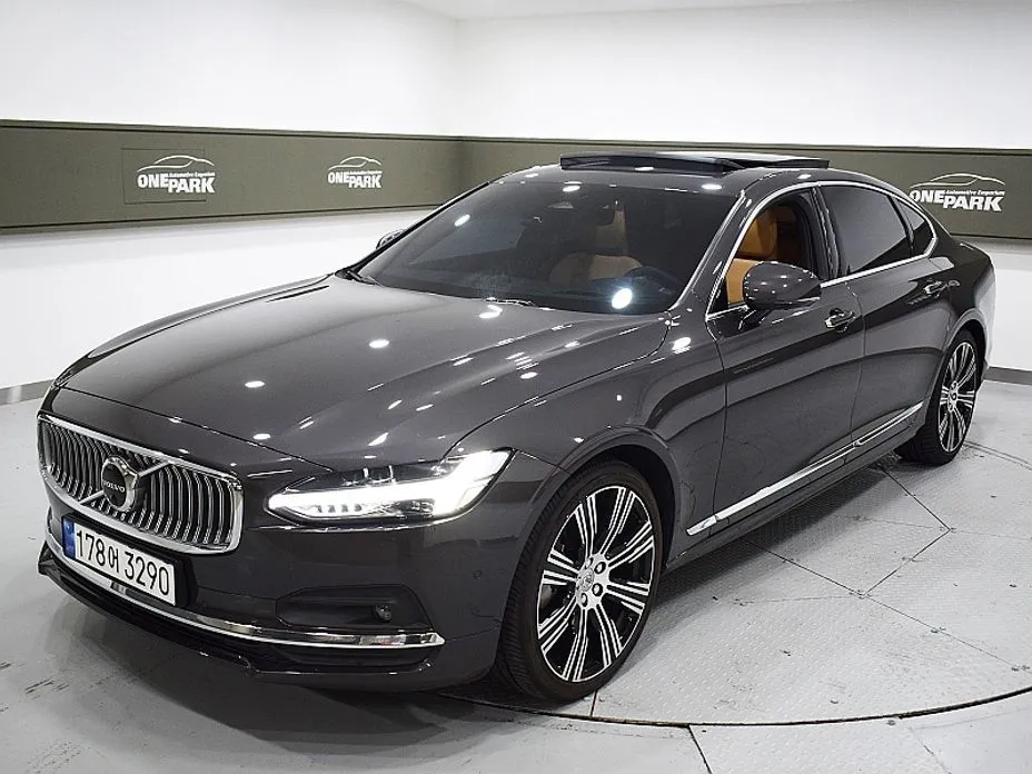 Volvo S90 — фото 1