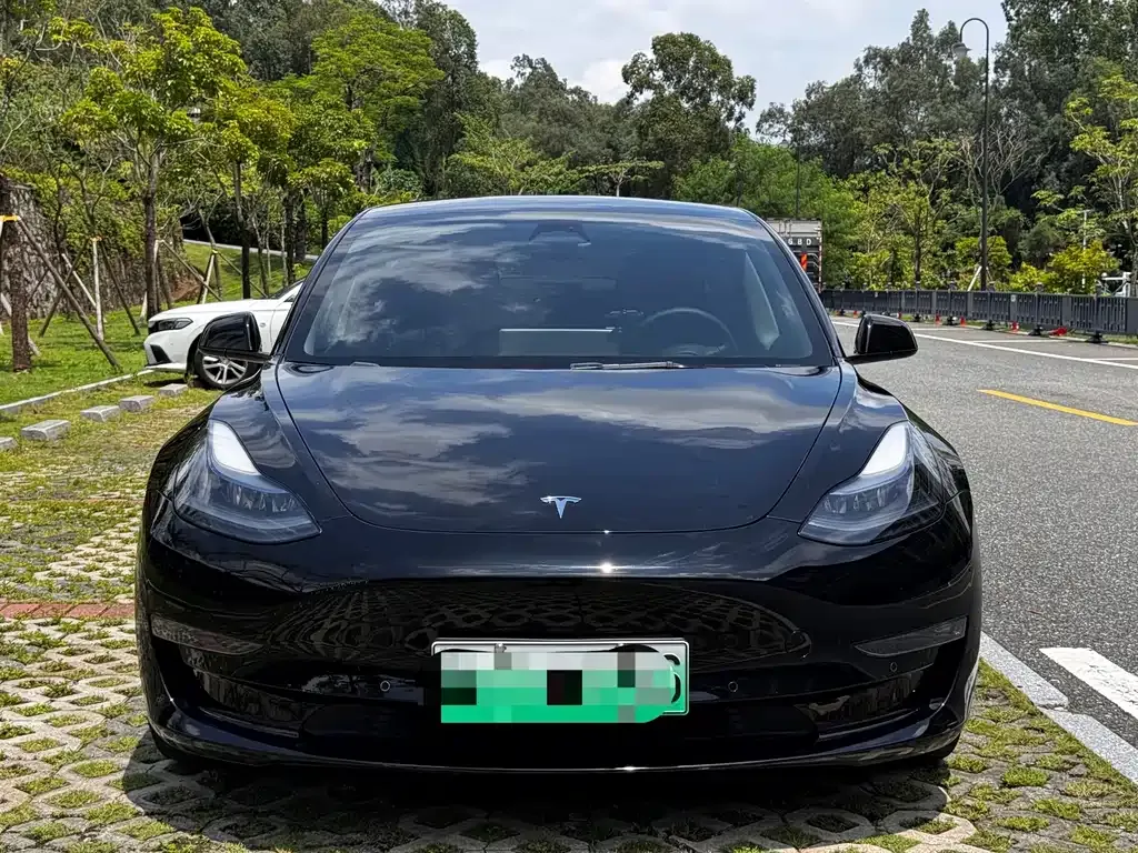 Tesla Model 3 — фото 4