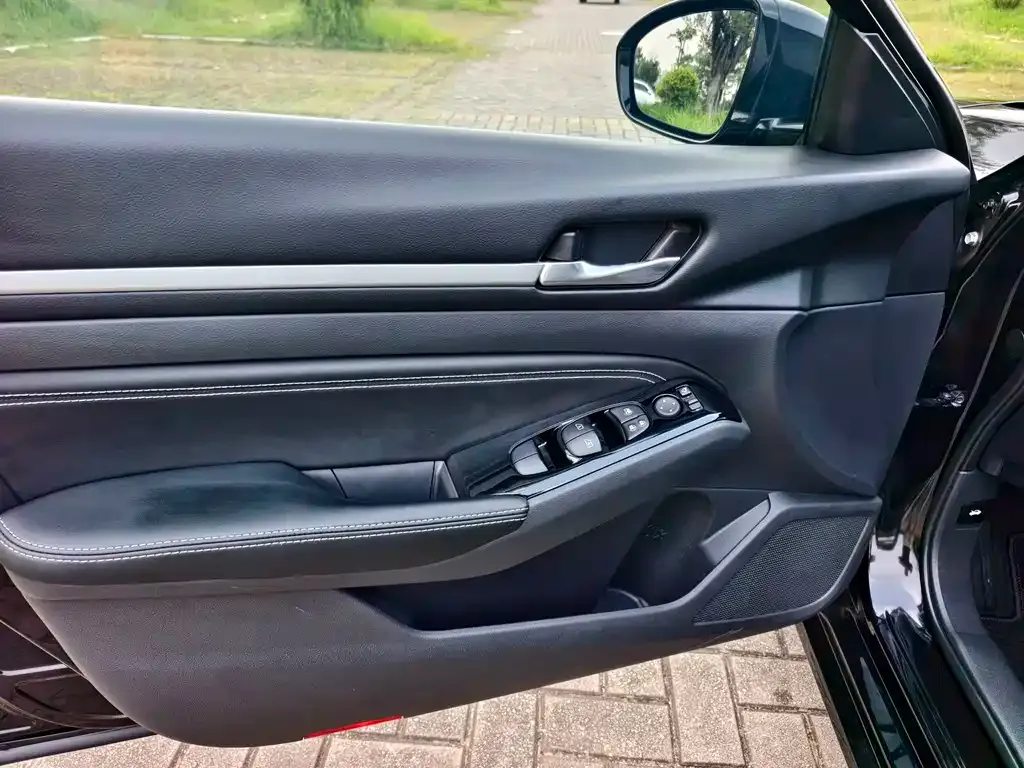Nissan Teana — фото 10