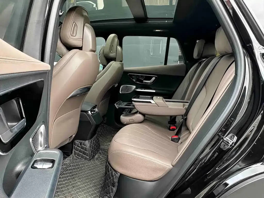 Mercedes-Benz EQE SUV — фото 4