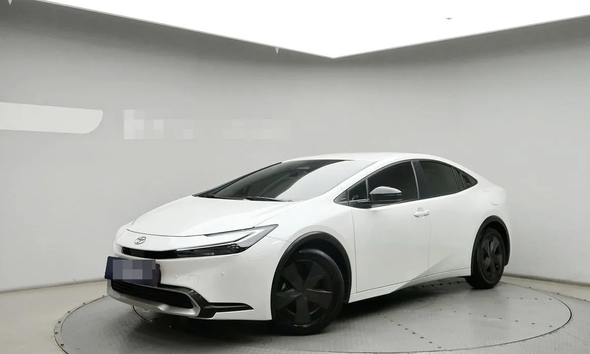 Toyota Prius — фото 6