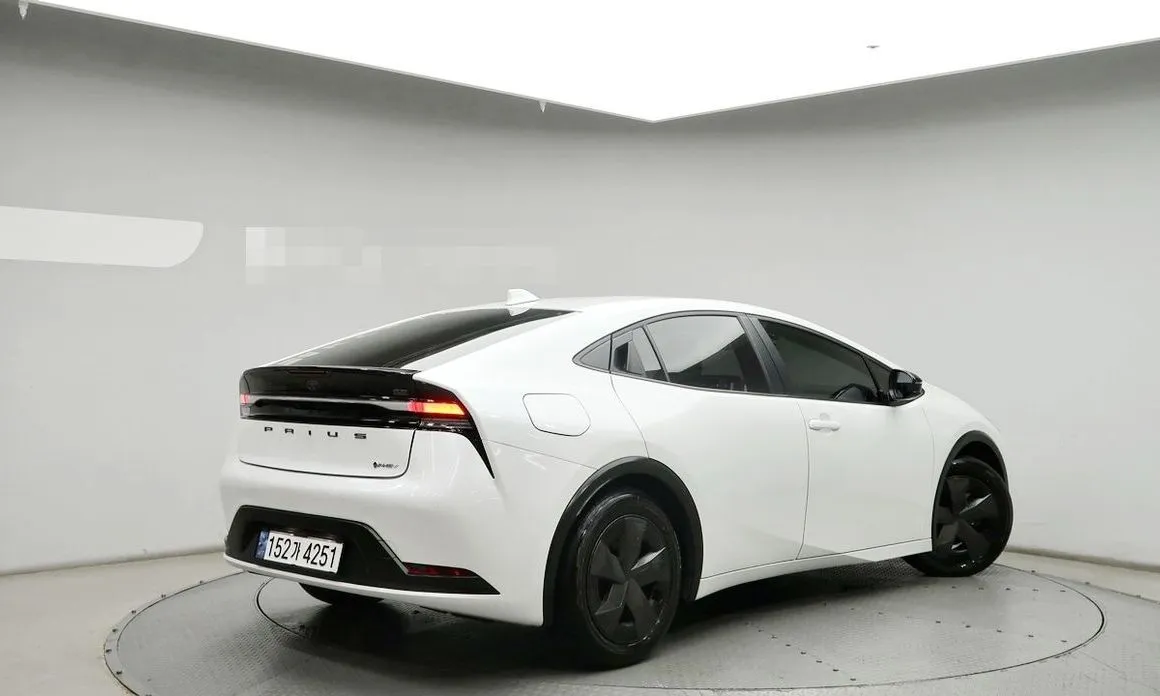 Toyota Prius — фото 2