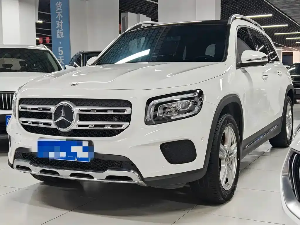 Mercedes-Benz GLB — фото 1