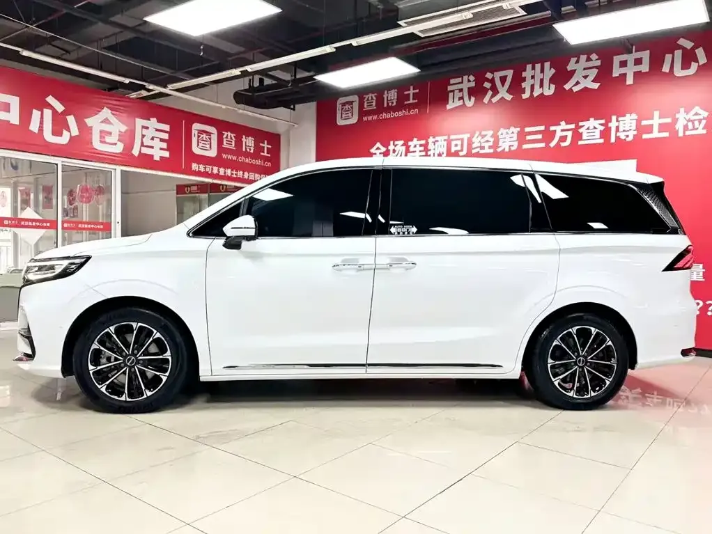 Roewe iMAX8 — фото 7