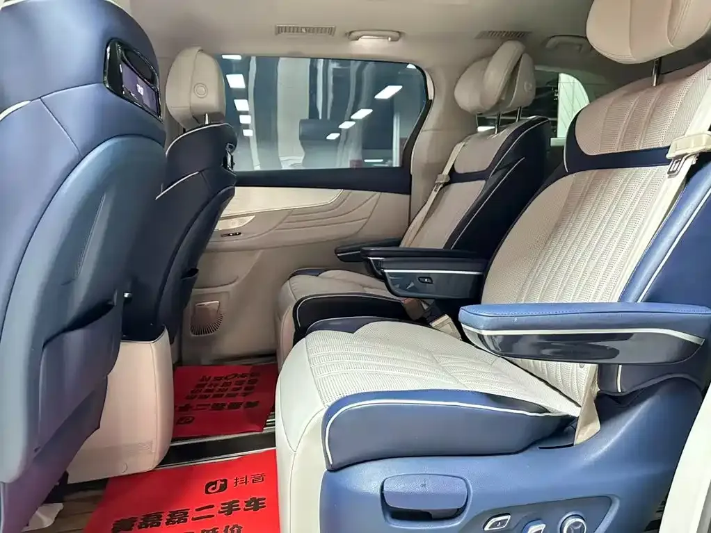 Roewe iMAX8 — фото 4