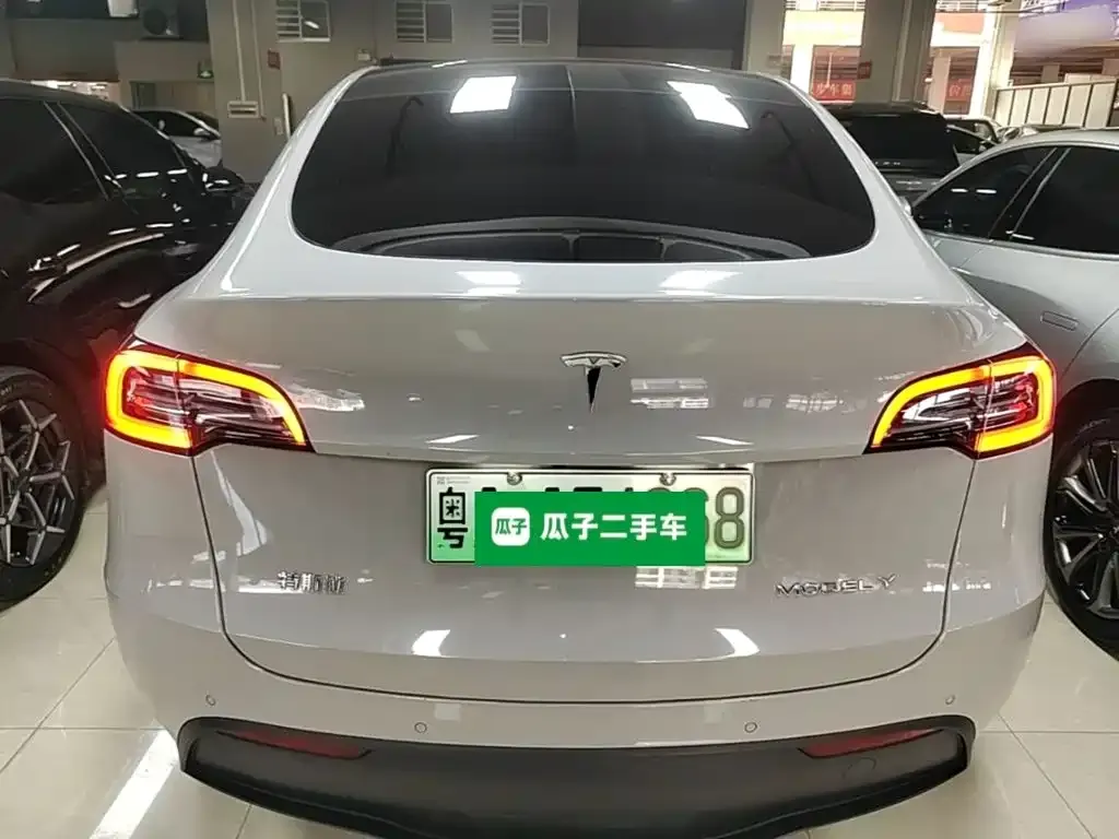 Tesla Model Y — фото 4