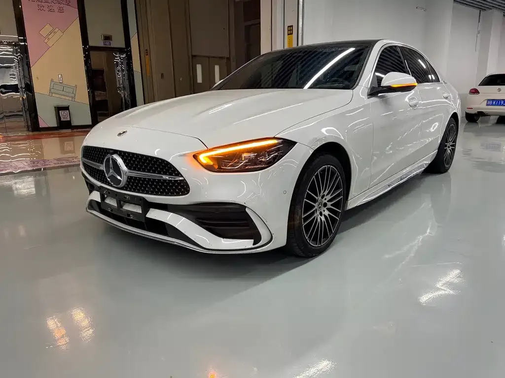 Mercedes-Benz C-Class — фото 1