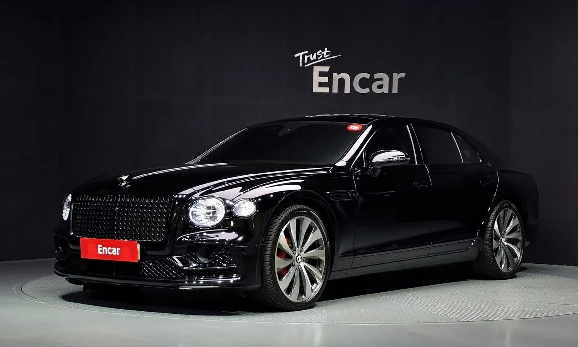 Bentley Flying Spur — фото 1