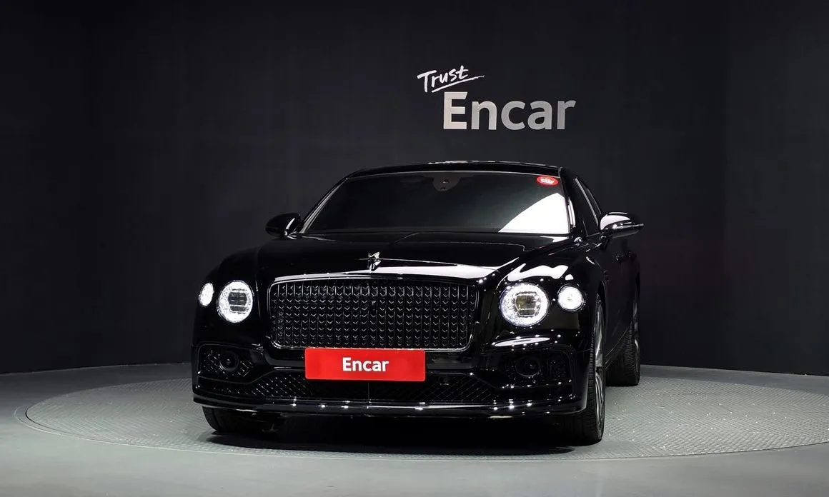 Bentley Flying Spur — фото 4