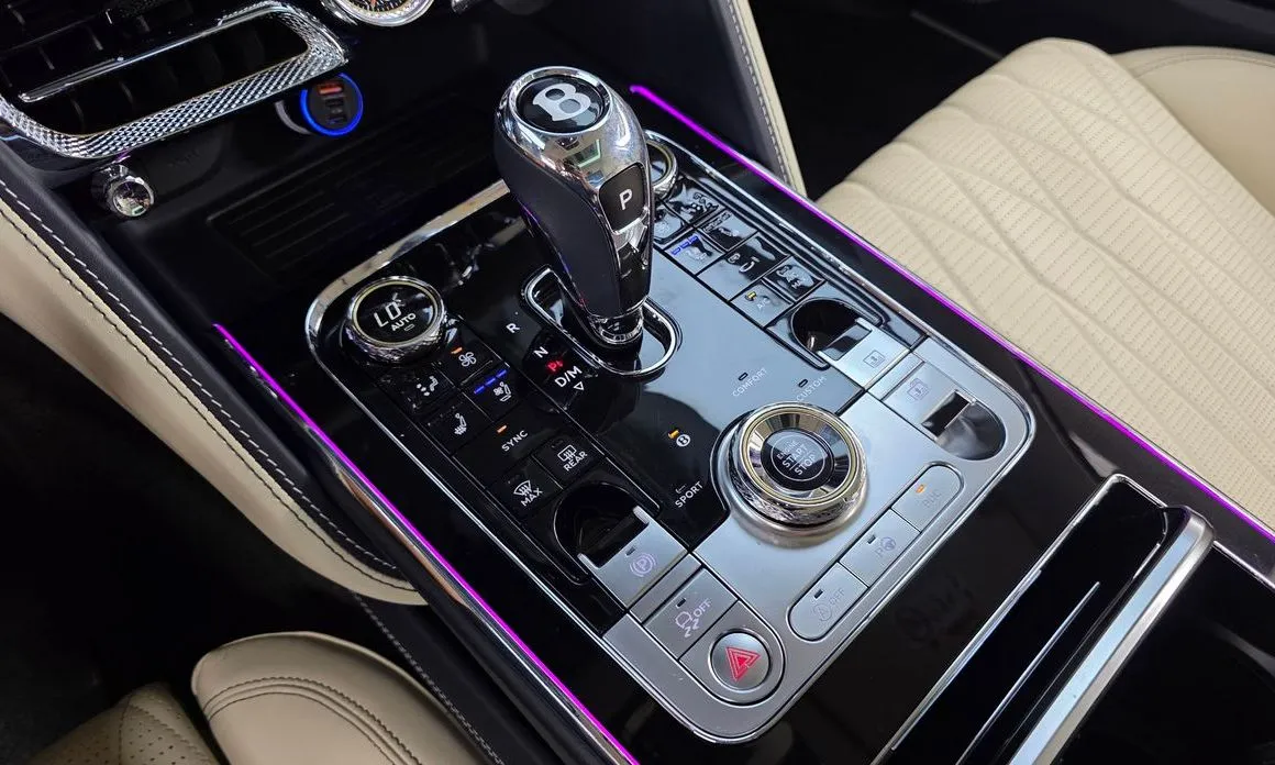 Bentley Flying Spur — фото 10
