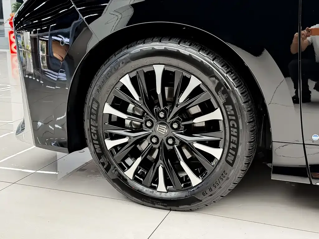 Toyota Vellfire — фото 5