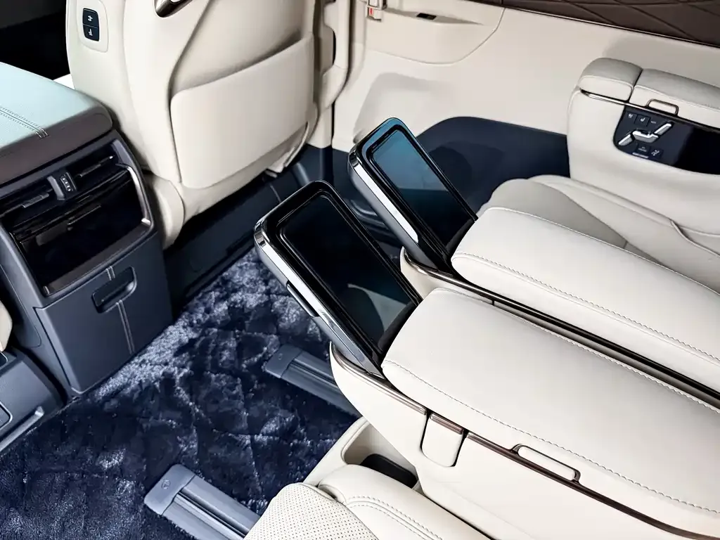 Toyota Vellfire — фото 9