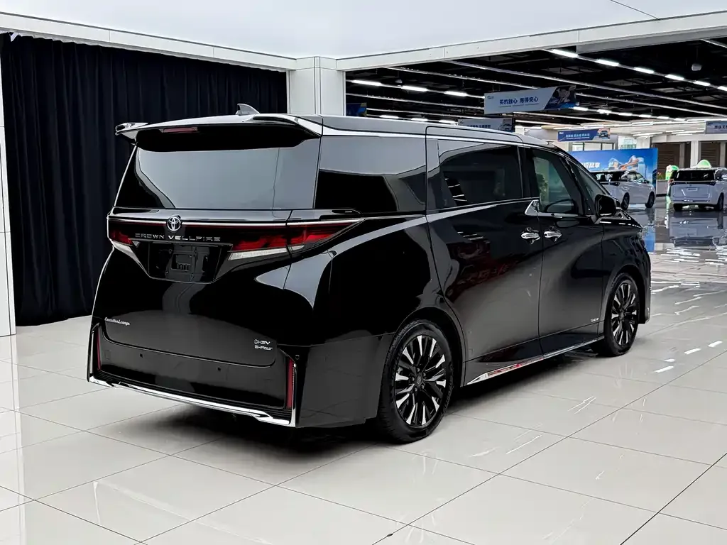 Toyota Vellfire — фото 3