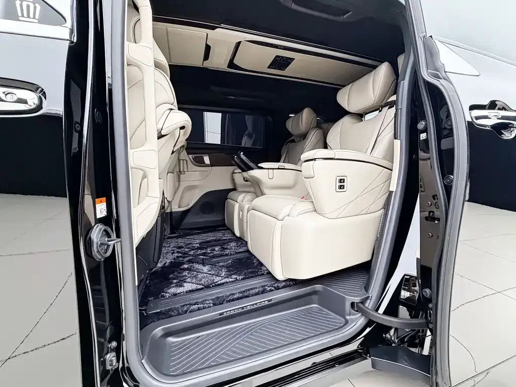 Toyota Vellfire — фото 2