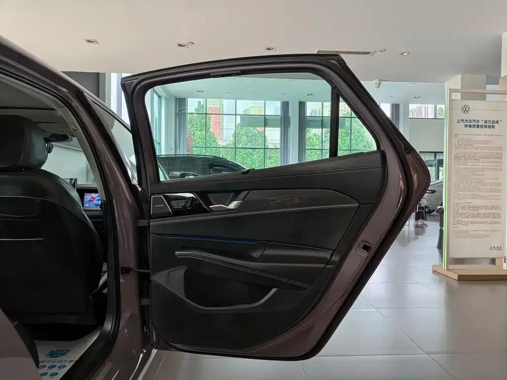 Volkswagen Passat — фото 2