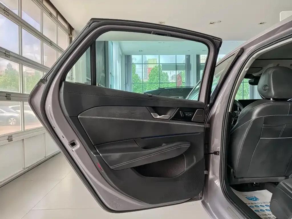 Volkswagen Passat — фото 8