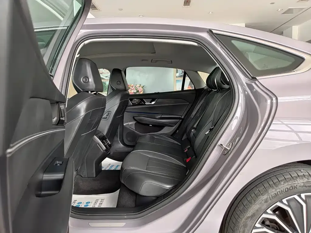 Volkswagen Passat — фото 6