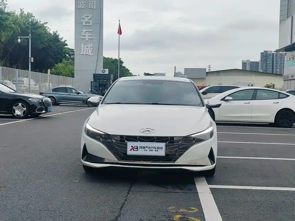 Hyundai Elantra — фото 3